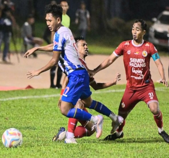 PSPS Riau Tahan Imbang Semen Padang FC 1-1