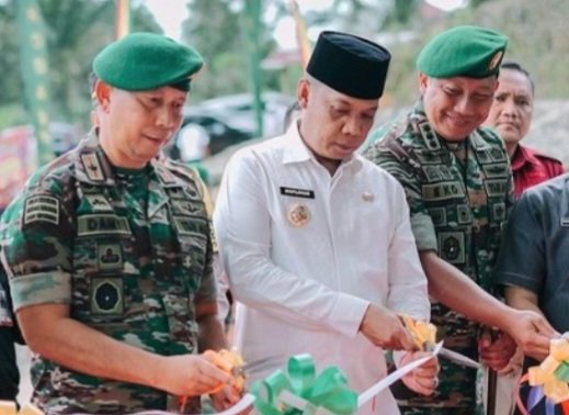 Pj Walikota Pekanbaru Resmikan 2 Koramil Bersamaan