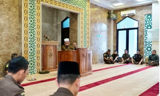 Kejati Riau Hadirkan Kajian Rutin dan Tausiyah