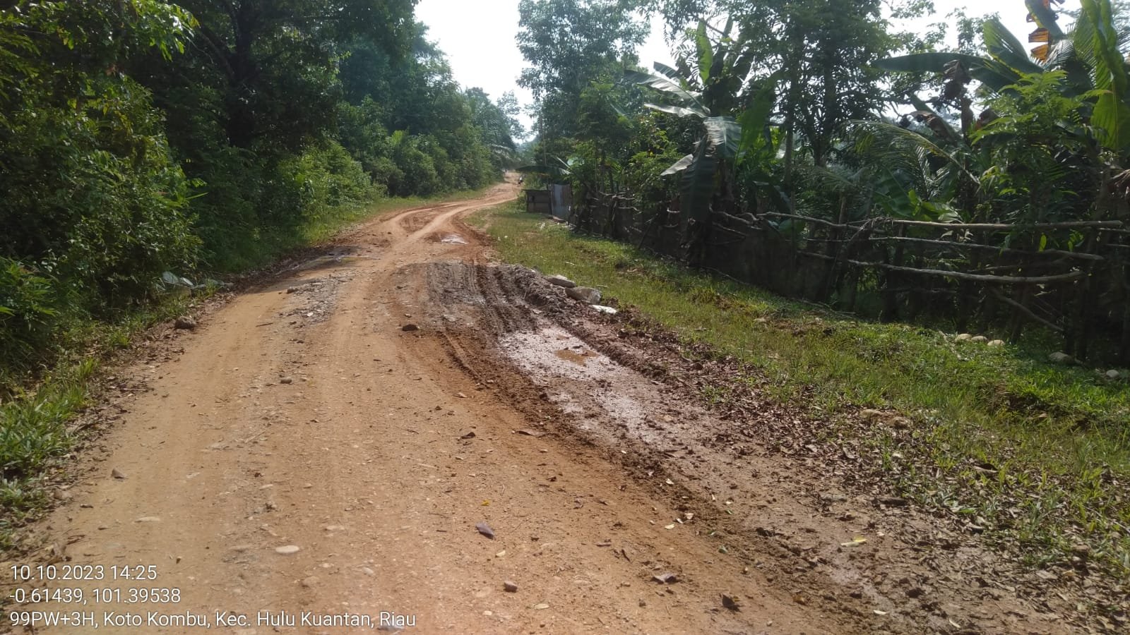 Proyek Pengamanan Tebing Sungai Ulo Mulai Konstruksi, Warga Keluhkan Jalan Umum Rusak