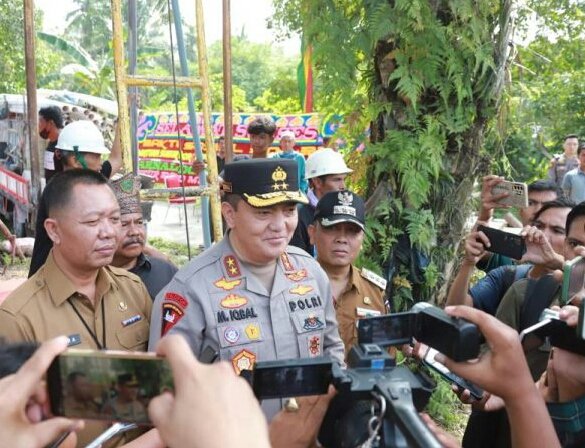 Polda Riau Serahkan Sumur Bor Kepada Masyarakat Muara FajarÂ 