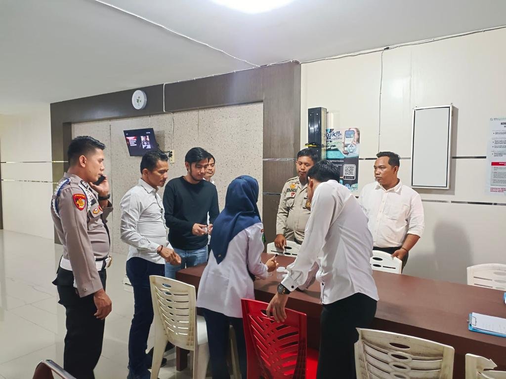 Antisipasi Penyalahgunaan Narkoba, Si Propam Cek Urine Dadakan Personil Polres Kuansing