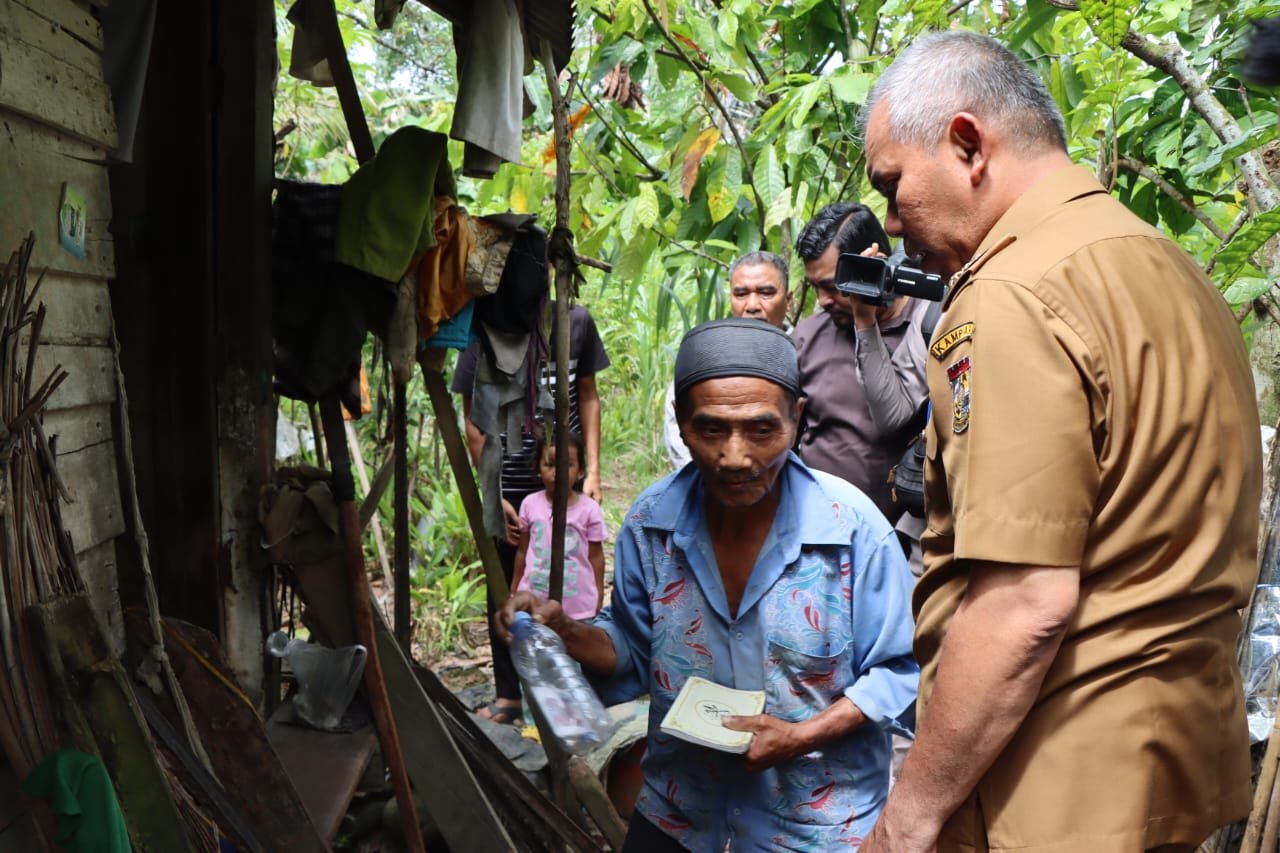 Kamsol Ajak Sama-sama Saling Membantu Atasi Kemiskinan Ekstrim