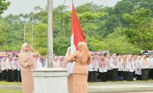 Unik, Personil Upacara Seluruhnya Kaum Wanita