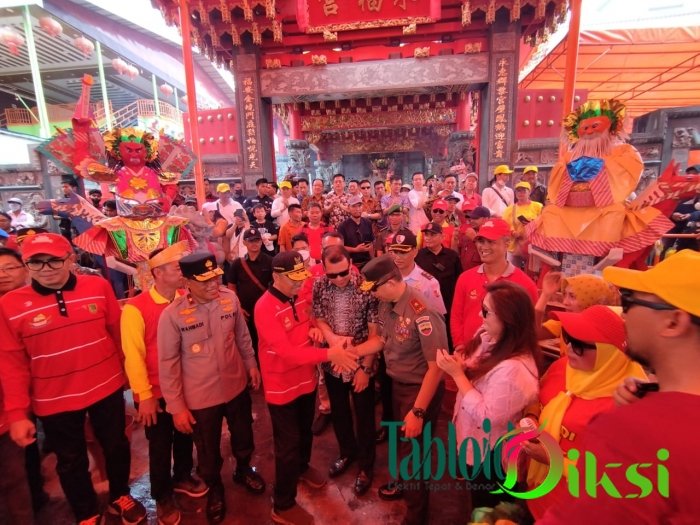 Danrem 031/WB Saksikan Festival Bakar Tongkang 2023 di Rohil 