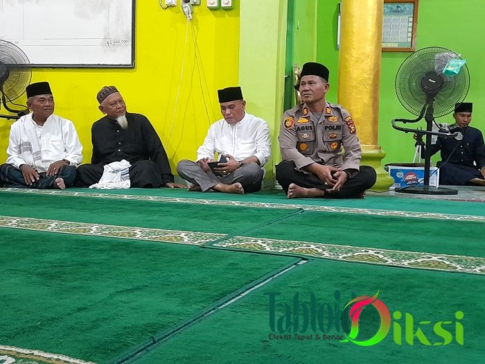 Kapolsek Singingi Hilir AKP Agus Susanto SH Hadiri Tabligh Akbar di Koto Baru