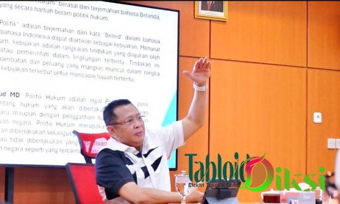 Legislator MPR RI Ajarkan Dinamika Politik Hukum Untuk S3 Universitas Borubudur