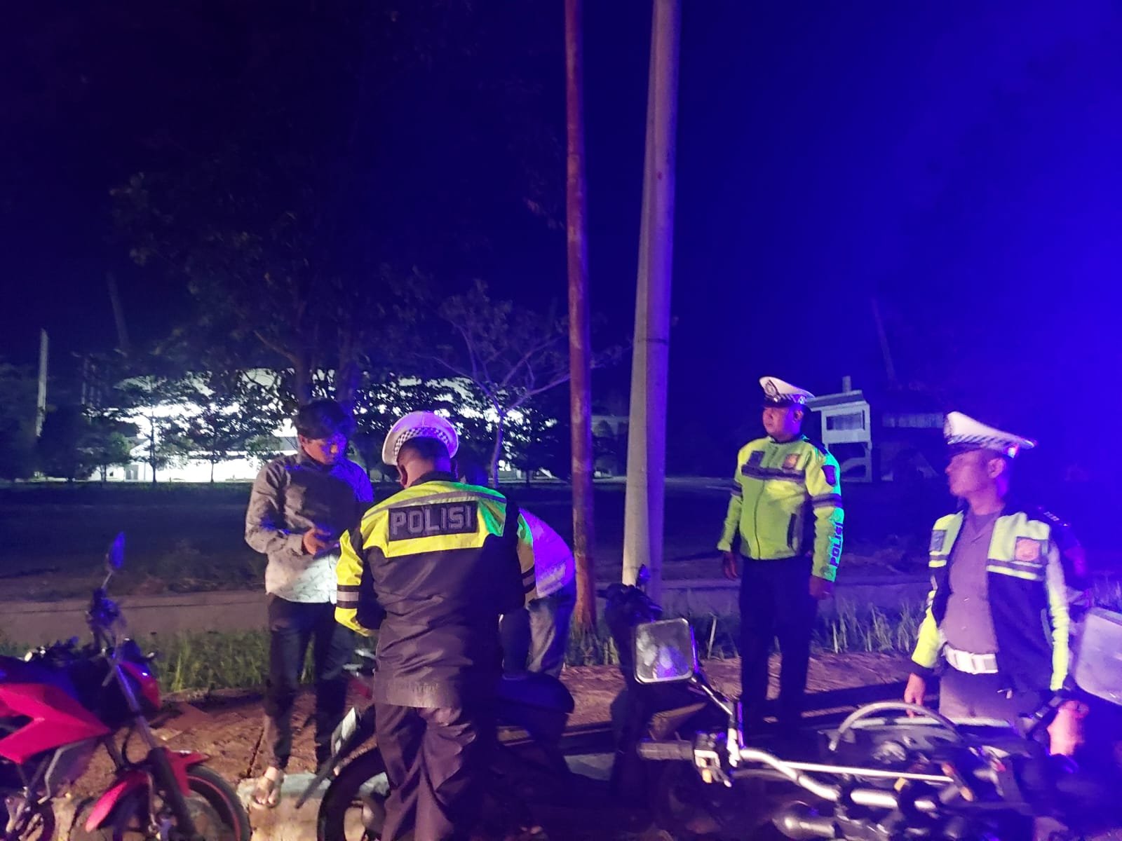 Berikan Pelayanan Kepada Masyarakat, Satlantas Polres Kuansing Lakukan Patroli Blue Light