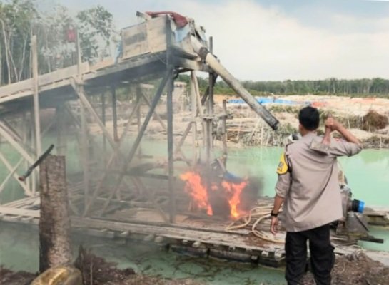 Lagi, Polsek Kuantan Hilir Hanguskan Lima Rakit PETIÂ 