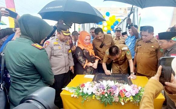 Bupati Rohil Resmikan Jembatan Air HitamÂ 