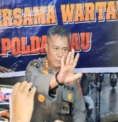 Kapolda Riau Copot Kapolsek Tenayan Raya..?