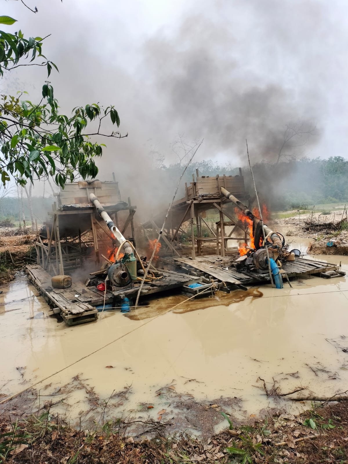 Hari ke 2 Patroli PETI di Kecamatan Pangean, Polsek Pangean Musnahkan 2 Rakit PETIÂ 