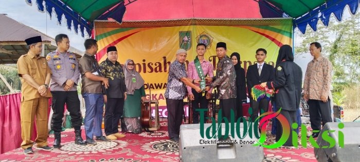 Momen Bahagaia di Balik Perpisahan Kelas XII SMA Negeri 1 Kerumutan