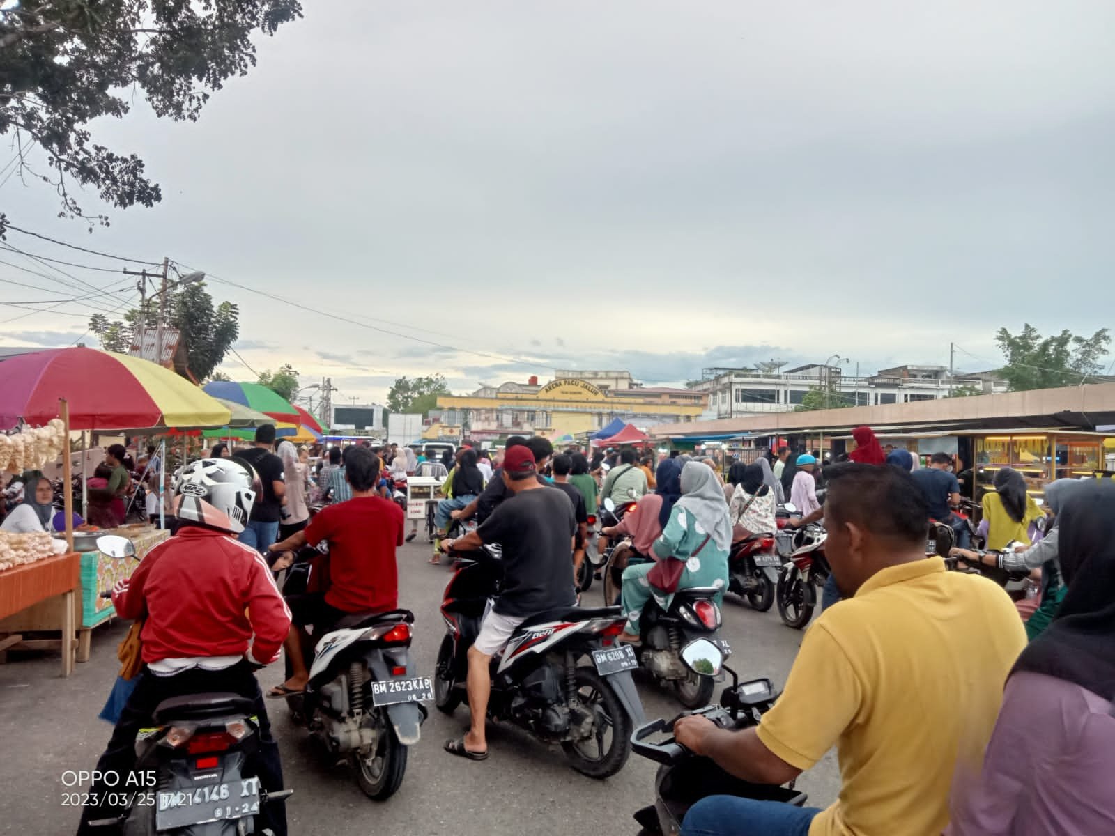 Taman Jalur Tempat Berburu Takjil Yang Asik di Teluk Kuantan