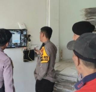 Polres Inhil Jaga Kantor KPU dan Bawaslu 24 JamÂ 