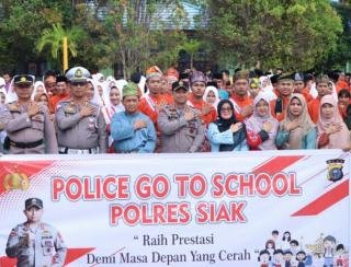 Launching Perdana "Police Goes To School" Polres Siak