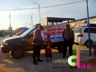 Polsek Tapung Hulu Gelar Patroli Rawan Macet, Jaga Kamtibmas Sambil Berbagi Takjil