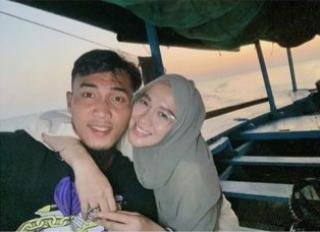 Okie Agustina Usai Bercerai Dari Pasha Ungu, Hidupnya Makin Bahagia