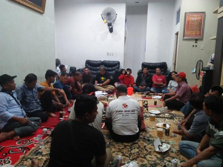 Caleg DPRD Pekanbaru No 4, Henra Marpaung Kumpul Bersama Relawan