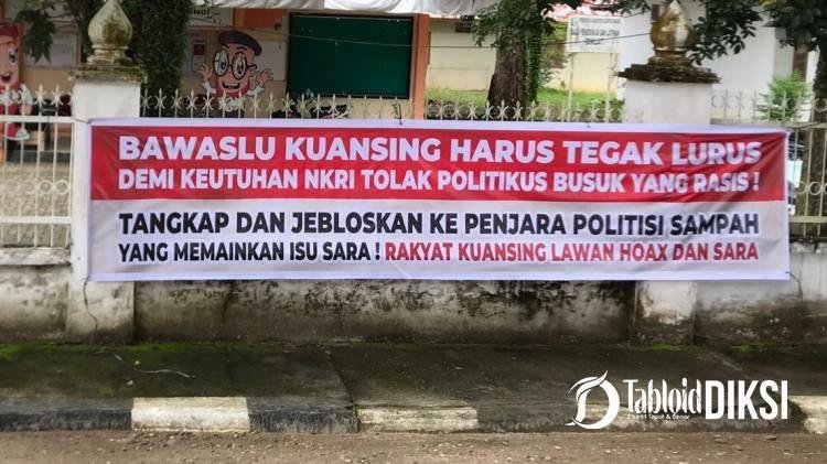 Terpajang di Bawaslu Kuansing, Spanduk Minta Pelaku SARA Ditangkap