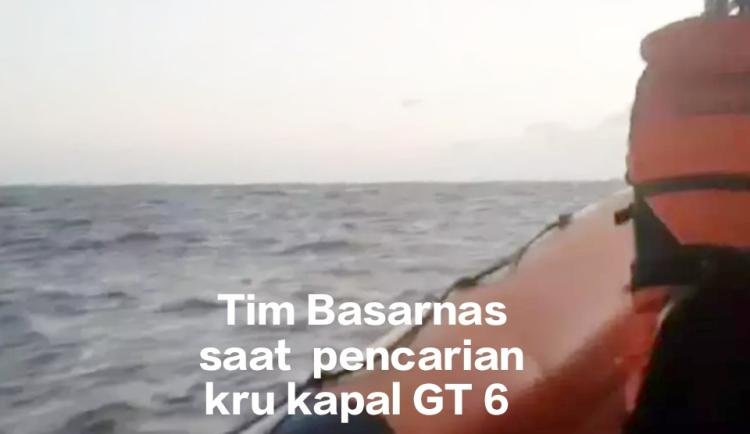 Kapal Terbalik di Perairan Rupat Bengkalis 