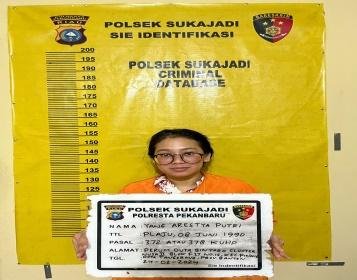 Tipu Pedagang Emas 3,6 Miliar, Wanita Cantik di Pekanbaru Diamankan Polisi