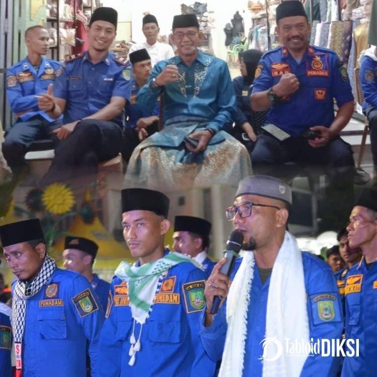 Pegawai Damkar Ramaikan Pawai Takbir Malam Idul Fitri 1445 H di Rokan Hilir