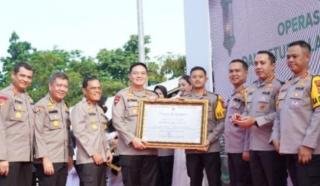 Kapolda Riau Beri Penghargaan Jajaran Personel