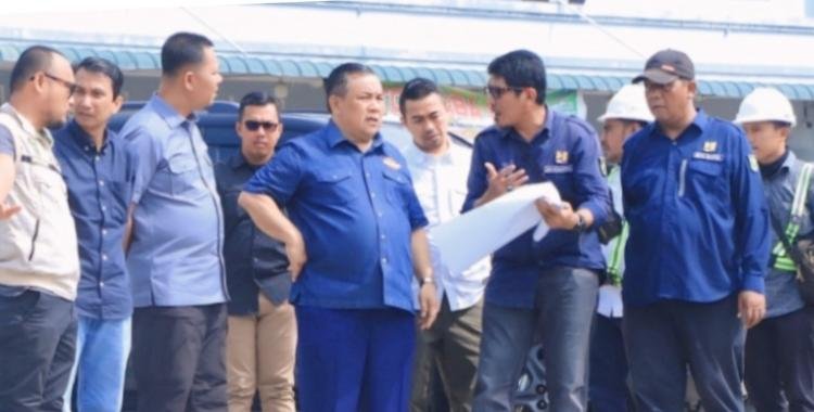 Dampingi Pj Gubri, Risnandar Tinjau Perbaikan Jalan Rusak