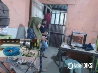 Barang Bukti Aktivitas Pembakaran Emas di Desa Pulau Jambu Diamankan oleh Babinsa