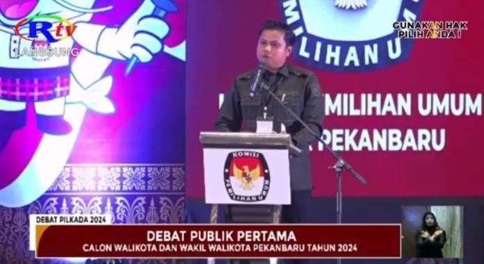 Lima Paslon Calon Walikota Pekanbaru Unjuk Visi dan Misi di Debat Pertama