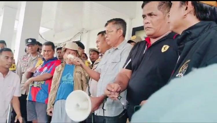 Diserang Tim Pemenangan AYO dan HS, Rapat Rawan Bencana Alam Dan Persiapan Relokasi TPS Rawang Bencana Batal Digelar