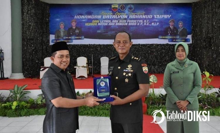 Pimpinan DPRD Pekanbaru Hadiri Sertijab Komandan Arhanud 13/PBY