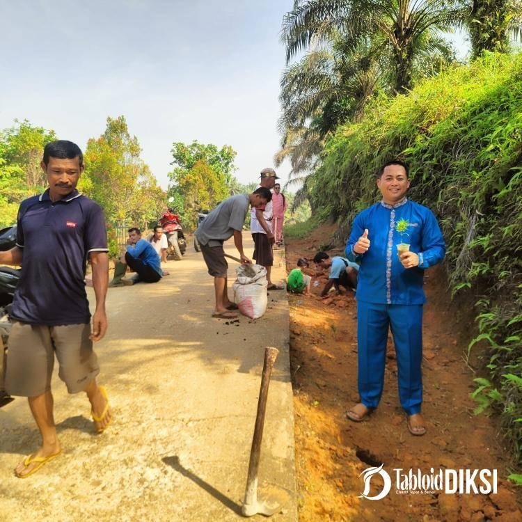 Rocky Rossy Sebut Rutinitas Gotong Royong Desa Sungai Paku, Peran Bersama Untuk Desa Lebih Baik !