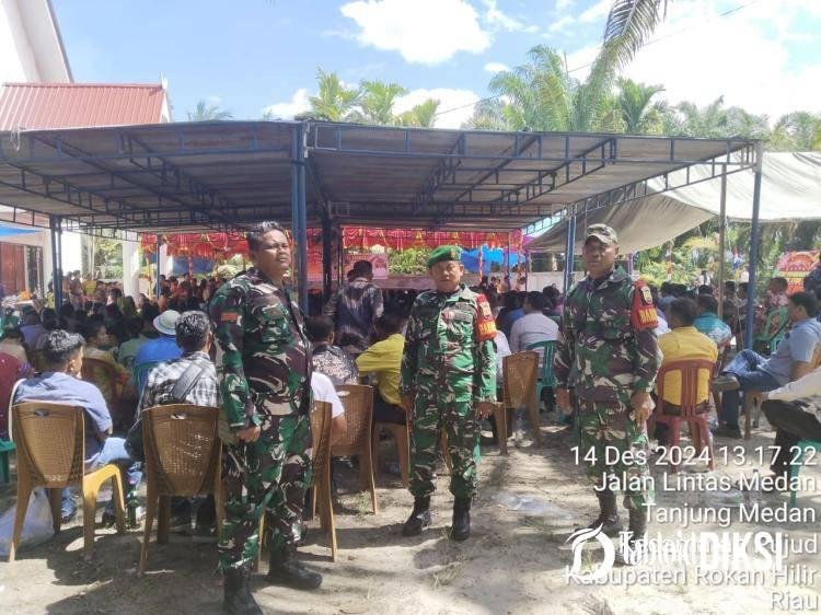 Lakukan Pengamanan Saat Beribadah, Babinsa Koramil 06/TM berikan Aman Dan Kenyamanan