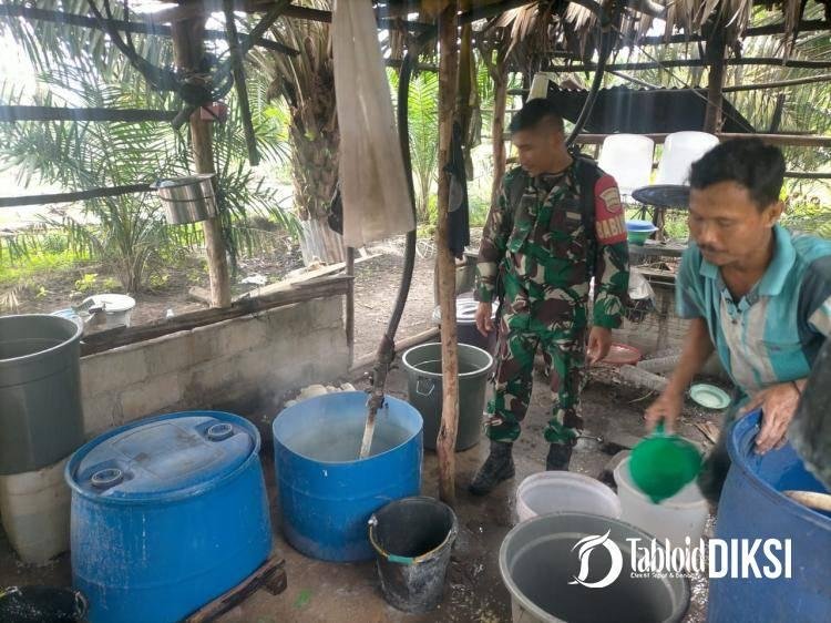 Berikan Pendampingan, Babinsa Koramil 06/TM Dukung Pelaku UMKM