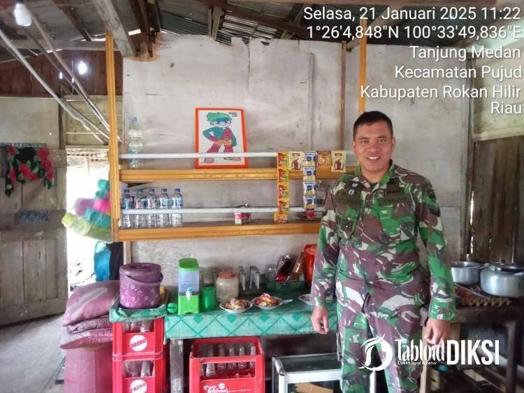 Berikan Dukungan Para Pelaku UMKM, Babinsa Koramil 0321-06/TM Aktif Ditengah Masyarakat