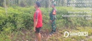 Lakukan Patroli Rutin, Babinsa Koramil 06/TM Sosialisasikan Bahaya Dari Kebakaran Hutan/Lahan