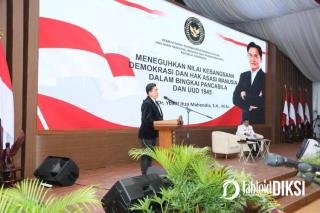 Menko Yusril Ihza Mahendra Tekankan Pentingnya Penegakan Hukum dan Penguatan Pancasila