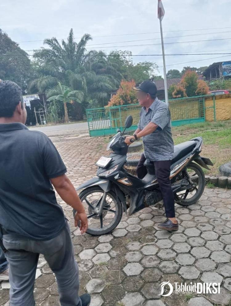 Oknum Kades Arogan Intimidasi Wartawan, Camat Berjanji Mediasi ! Begini Tanggapan SPRI Riau ?