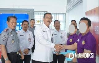 16 WBP Buddha di Lapas Narkotika Rumbai Terima Remisi Khusus Waisak 2025