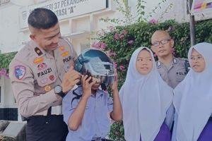 Ditlantas Polda Riau Edukasi Pelajar Soal Tertib Lalu Lintas dan Green Policing di SMPN 37 Pekanbaru