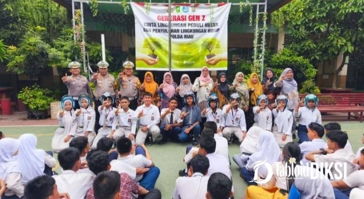 Police Go To School, Pelajar SMK PGRI Dapat Edukasi Lalu Lintas dan SIM Gratis dari Polda Riau