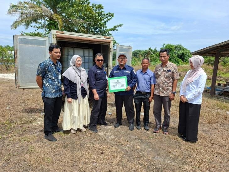 Perkuat Sektor Perikanan, DKP Riau Salurkan Bantuan Induk Ikan ke Kampar