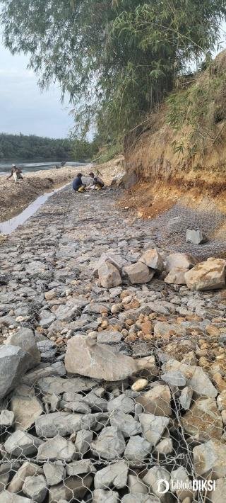 Bronjong Tebing Sungai Mulai Dibangun, Masyarakat Desa Domo Berharap!