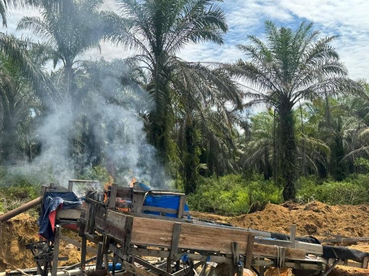 Polsek Singingi Tanggapi Isu Puluhan Rakit PETI di Kebun Lado, Ternyata Hanya Dua Rakit Usang