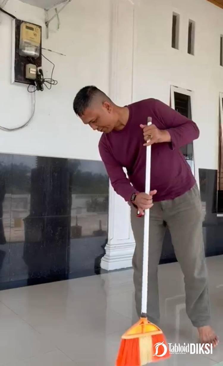 Kegiatan Sosial Danyon A Pelopor Satbrimobda Riau di Masjid Siti Aminah: Contoh Kepedulian dan Inspirasi!