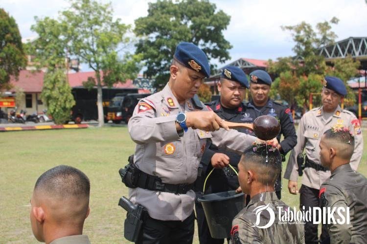 Upacara Tradisi Penyambutan Baja Taja: AKBP Jhon Firdaus Tekankan Semangat Kesatuan!