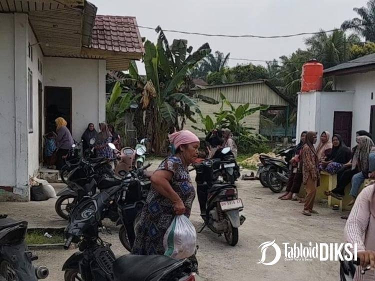 Warga Antusias Terima Bantuan PKH, Sebagian Keluhkan Belum Terdaftar Sebagai Penerima