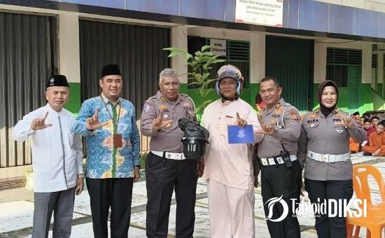 Ditlantas Polda Riau Tanamkan Tertib Lalu Lintas dan Green Policing ke Pelajar
